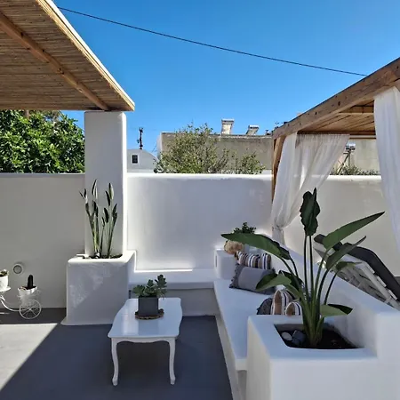 Alloro アパートホテル