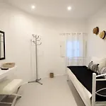 Apart Otel Alloro Perissa (Santorini)