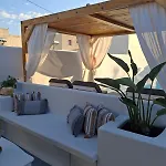 Alloro 4* Perissa (Santorini)