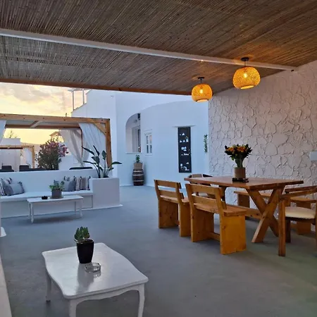 Alloro 4* Perissa (Santorini)