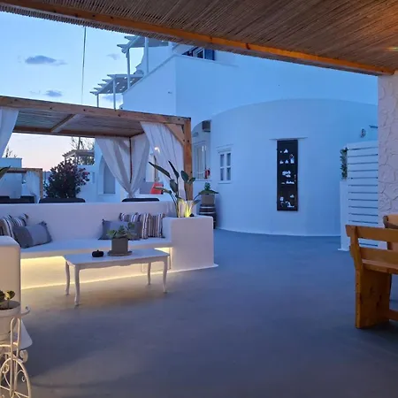 Alloro 4* Perissa (Santorini)