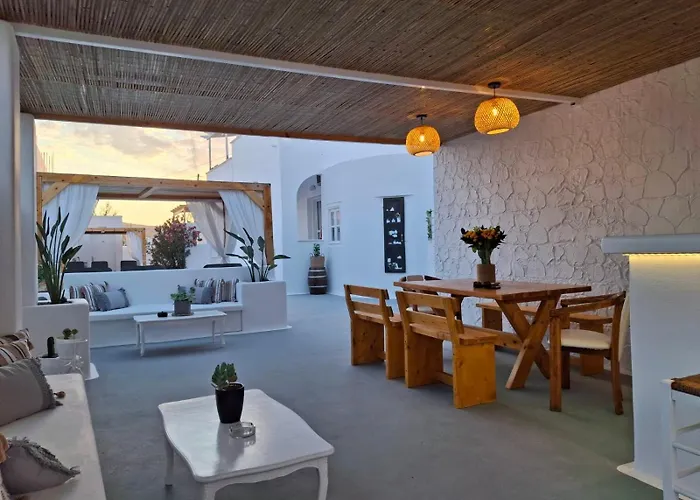 Alloro 4* Perissa (Santorini)