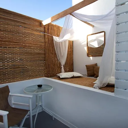 Alloro Aparthotel *