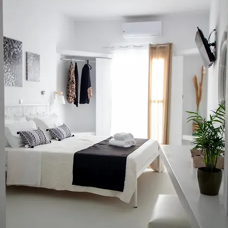 Alloro Aparthotel *