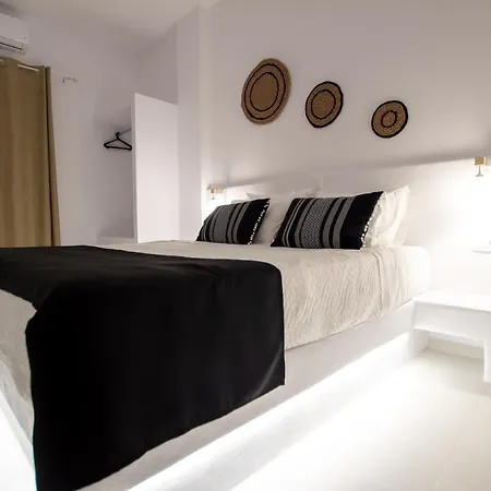 Alloro Perissa (Santorini)
