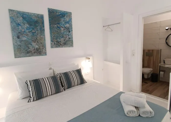 Apart Otel Alloro Perissa (Santorini)
