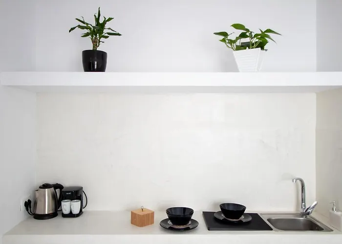 Alloro 4* Perissa (Santorini)