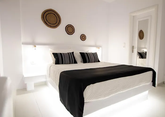 Alloro 4* Perissa (Santorini)