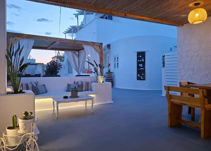 Alloro 4* Perissa (Santorini)