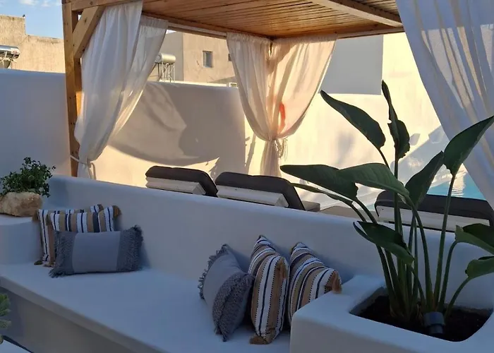 Alloro 4* Perissa (Santorini)