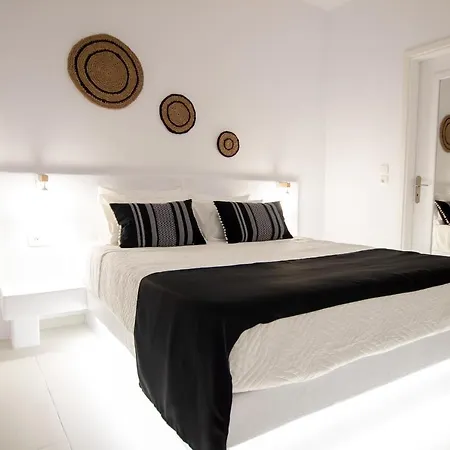 Alloro 4* Perissa (Santorini)