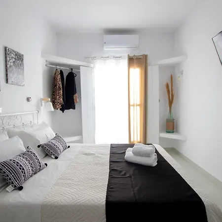 Hotel apartamentowy Alloro Perissa (Santorini)