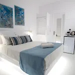 מלון דירות Alloro 4*